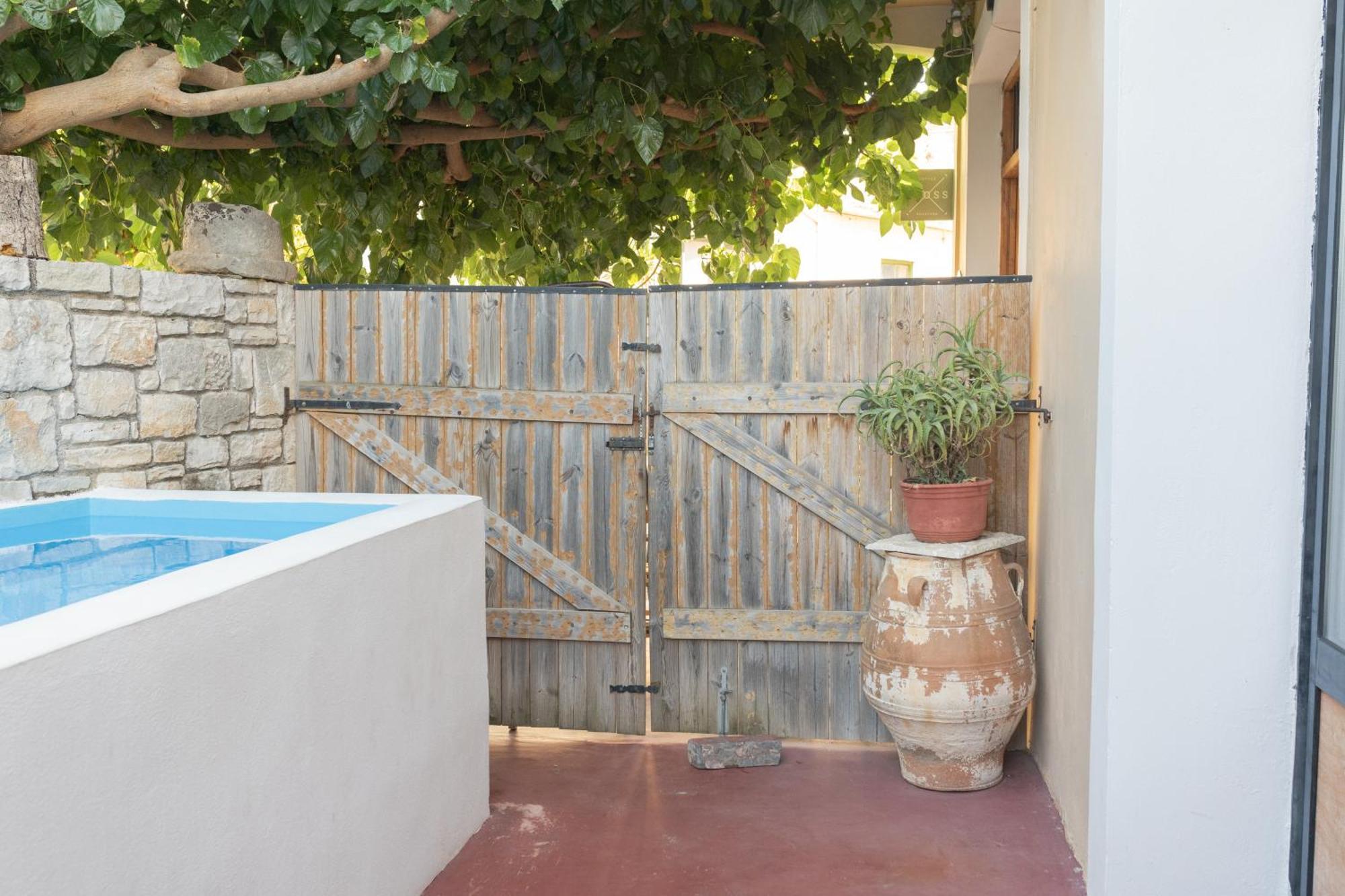Quintana, A Junior With Private Pool! *